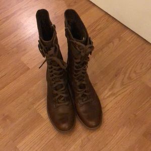 Timberland Savin Hill boots.